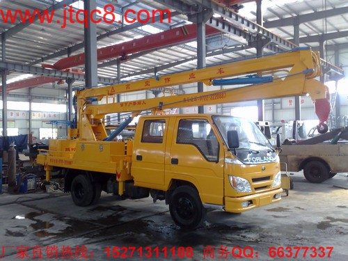 由于房地產(chǎn)、基建等固定資產(chǎn)投資十分低迷,2015年升降車(chē)遭遇滑鐵盧式大幅下滑,公路車(chē)銷(xiāo)售占比大幅提升。