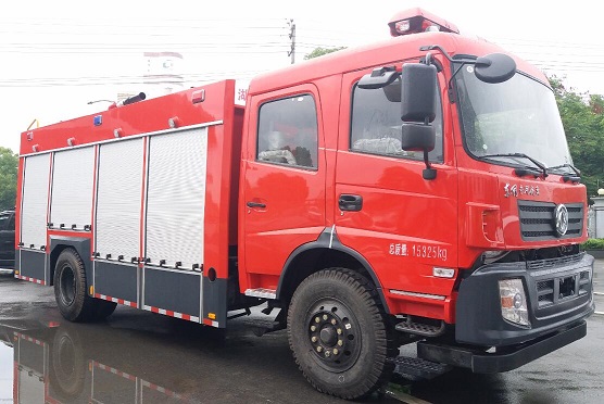 東風(fēng)153型6噸泡沫消防車