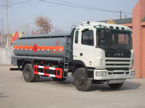江淮格爾發(fā)單橋化工液體運(yùn)輸車(chē)