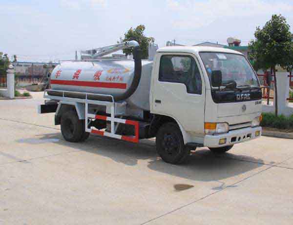 東風(fēng)小霸王吸糞車(chē)